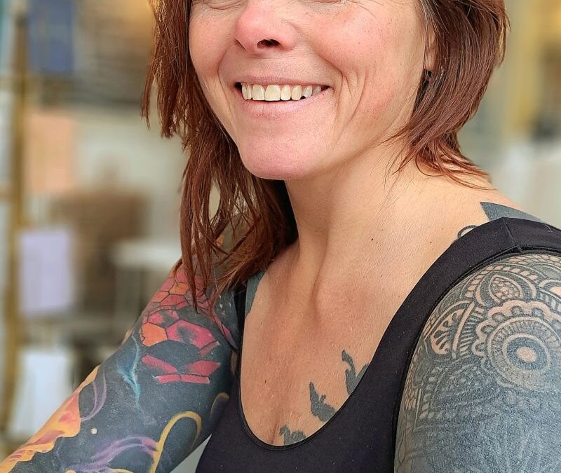 “Mag ik iets vragen? Heb jij nou tattoos?